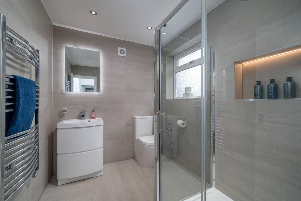 Lux 3Bed Near Wembley With Parking By Oceana Group - Sleeps 8 Leilighet Harrow Eksteriør bilde