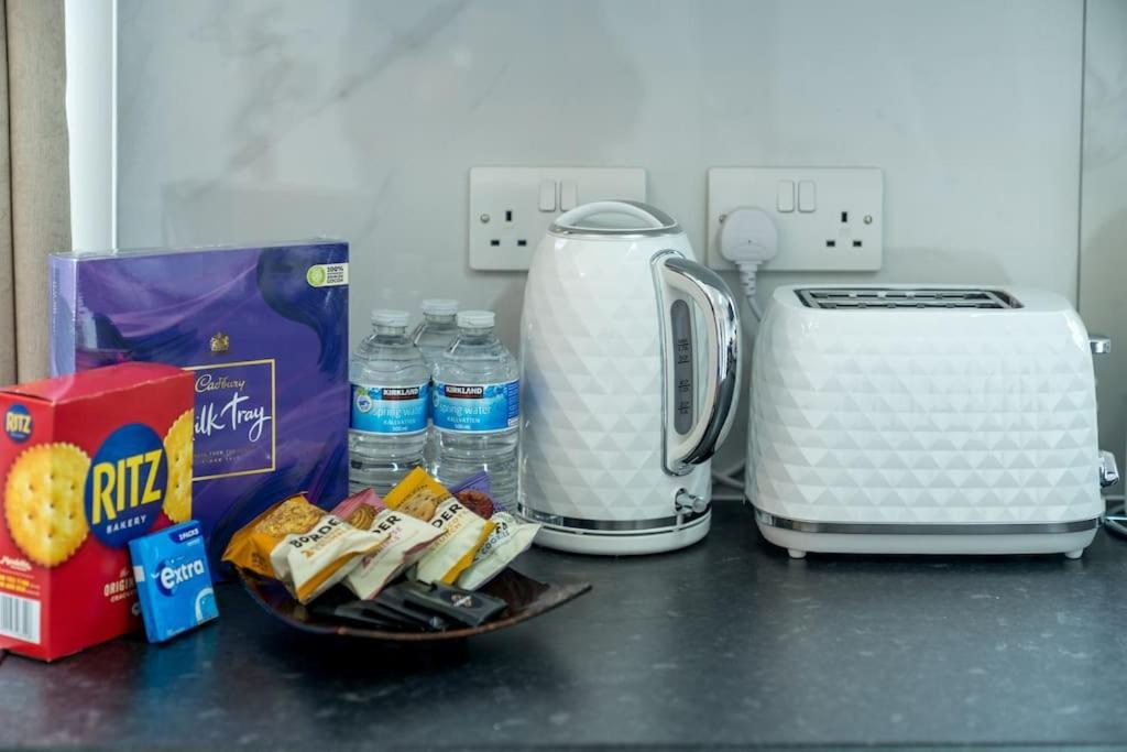 Lux 3Bed Near Wembley With Parking By Oceana Group - Sleeps 8 Leilighet Harrow Eksteriør bilde