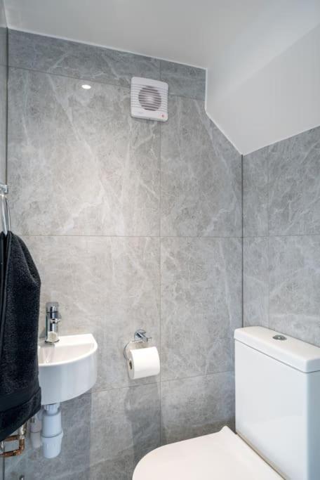 Lux 3Bed Near Wembley With Parking By Oceana Group - Sleeps 8 Leilighet Harrow Eksteriør bilde