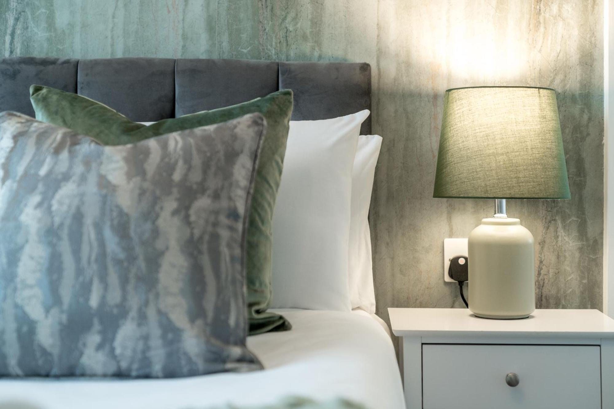 Lux 3Bed Near Wembley With Parking By Oceana Group - Sleeps 8 Leilighet Harrow Eksteriør bilde